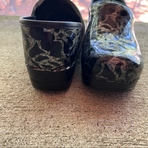 DANSKO CLOGS - NEW & NEVER WORN - Picture 3 of 7